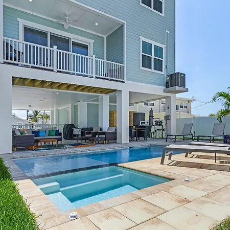 209 Seabreeze Escape: New Spacious 5-Bedroom Pool Home!